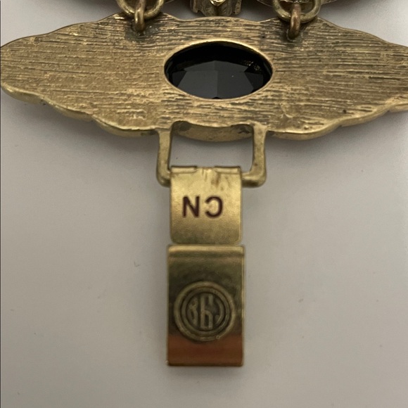 Elegant Gold and Black Bracelet - Picture 10 of 10